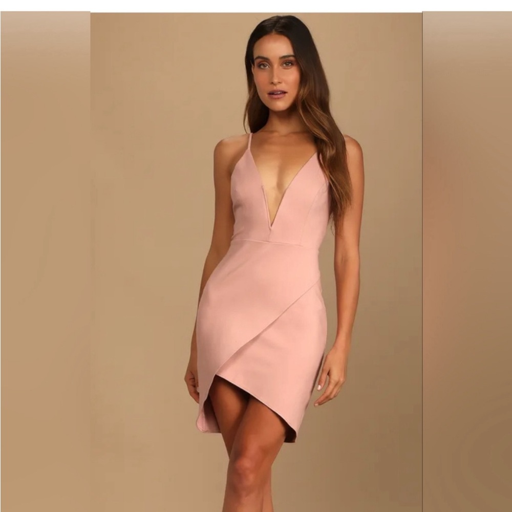Lulu’s Deep V Pink Blush Bodycon dress Brand New Never Worn!